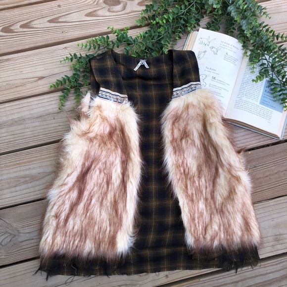 Buckle Tops - The Buckle trendy boho Plaid & faux Fur vest sz M